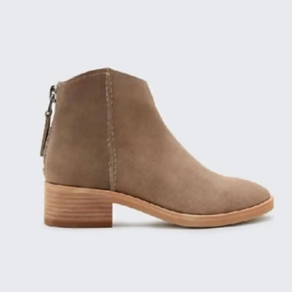 Dolce Vita Suede Booties Silver Zipper Pointed Taupe 9.5 Beige Neutral Earthy
